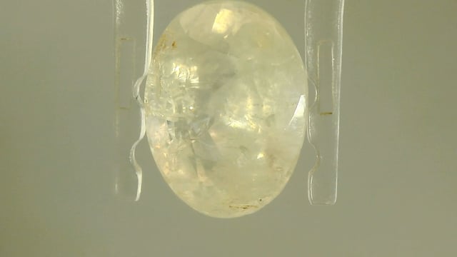 Srilankan Yellow Sapphire 5.77 Carats — video