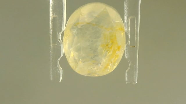Srilankan Yellow Sapphire 6.02 Carats — video
