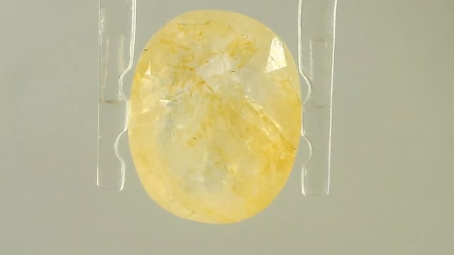 Srilankan Yellow Sapphire 6.56 Carats — video