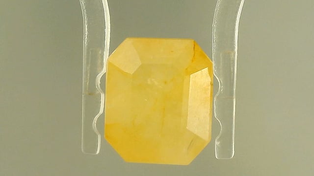 Burma Yellow Sapphire 4.72 Carats — video