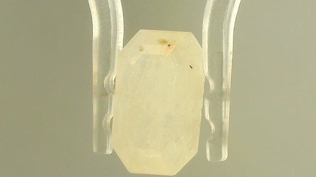 Srilankan Yellow Sapphire 4.33 Carats — video