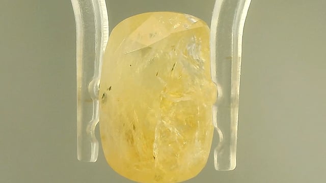 Srilankan Yellow Sapphire 9.04  Carats — video