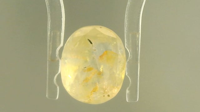 Srilankan Yellow Sapphire 4.51 Carats — video