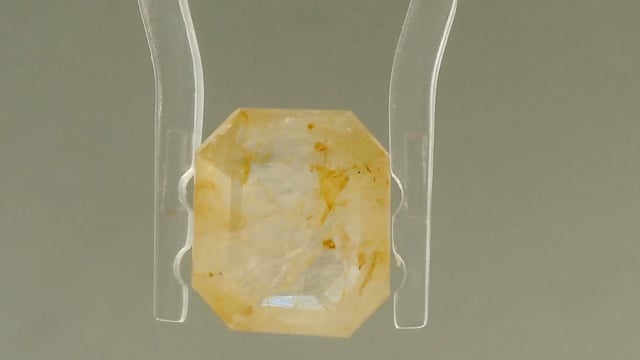 Srilankan Yellow Sapphire 4.59 Carats — video