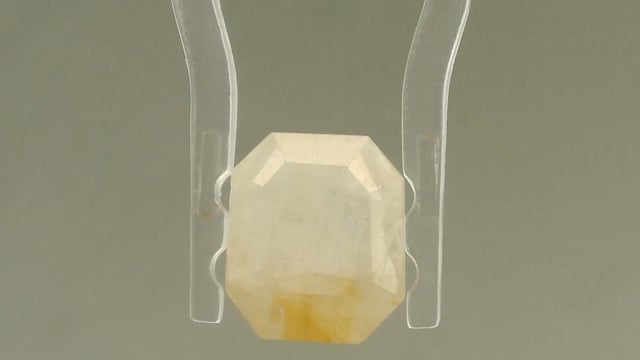 Yellow Sapphire 4.33 Carats — video