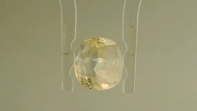 Srilankan Yellow Sapphire 1.82 Carats — video