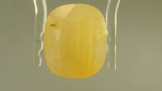 Srilankan Yellow Sapphire 12.52 Carats — video