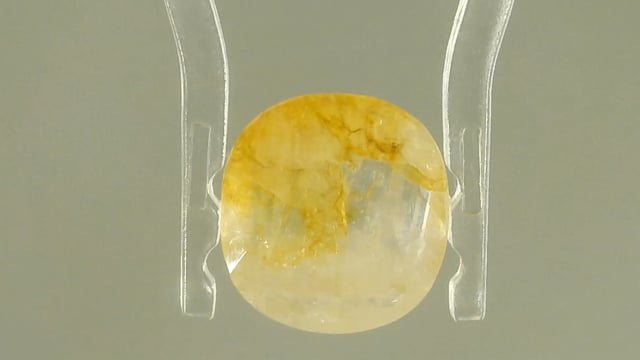 Srilanakan Yellow Sapphire 4.18  Carats — video