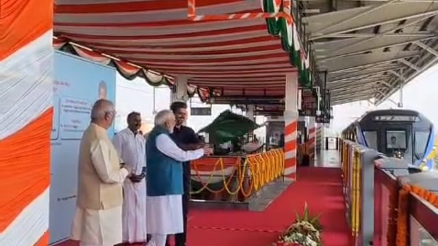 🆕️ तमिलनाडु ब्रेकिंग...

पीएम मोदी ने तमिलनाडु के मुख्यमंत्री थलापति विजय के साथ मिलकर चेन्नई मेट्रो फेज-2 कॉरिडोर का उद्घाटन किया और हरी झंडी दिखाई....