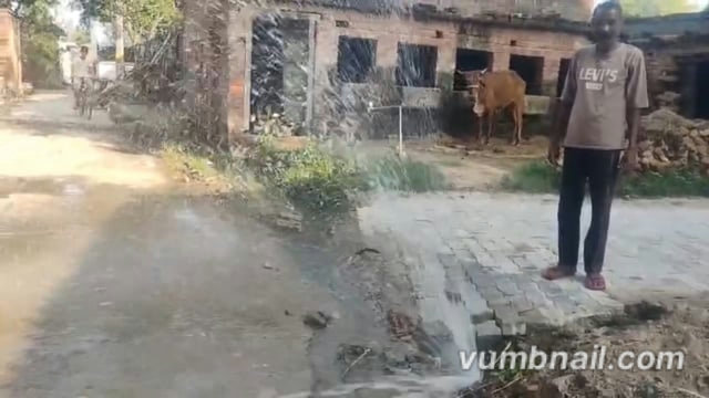 फतुहाबाद में फटी पाइपलाइन से घरों तक पहुंच सकता है दूषित पानी! गंदा पानी पीने से गंभीर बीमारी का खतरा#latest_news 