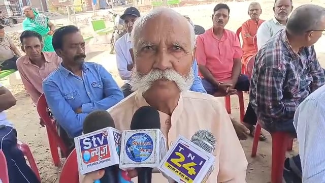 आगरा के उखरा रोड स्थित सैयद पार्क के नवनिर्माण के मुद्दे को लेकर बाढ़ में घमासान मचा हंगामा