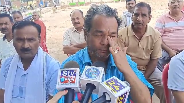 पार्क की बादहाल स्थिति को देखकर पार्षद और स्थानीय लोगों ने प्रदर्शन कर प्रशासन एवं नगर निगम के खिलाफ खोला मोर्चा