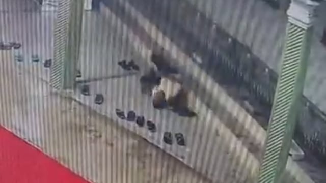 ▶️.... सहारनपुर: मस्जिद में वजू करते समय शख्स की अचानक मौत, लाइव मौत का CCTV फुटेज वायरल!
