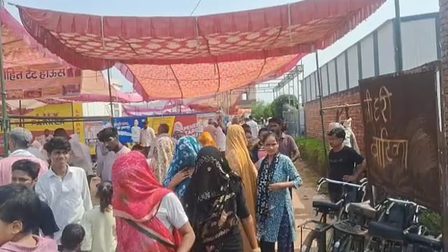 कोसी खुर्द भदोरिया कॉलेज मैं भंडारे का आयोजन लाइव न्यूज़
