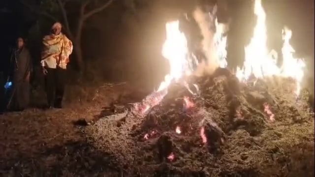 दुष्काळात दुष्मनी;लाळी खुर्द येथे चार शेतकऱ्यांच्या बनिम अज्ञाताने पेटवल्या