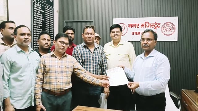 उद्योग व्यापार मंडल सलाउद्दीन सिटी मजिस्ट्रेट को दिया ज्ञापन शाहजहांपुर सभी व्यापारी मिलकर फूड इंस्पेक्टर