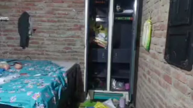  MANT-मथुरा के सुरीर में चोरों का आतंक! घर में सोता रहा परिवार, चोरों ने उड़ाए लाखों के, गहने और नकदी,,