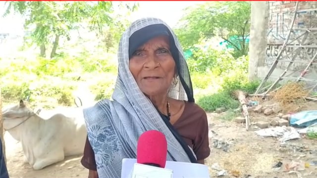 कानपुर देहात भोगनीपुर बुजुर्ग महिला ने प्रार्थना पत्र देकर लगाई न्याय की गुहार