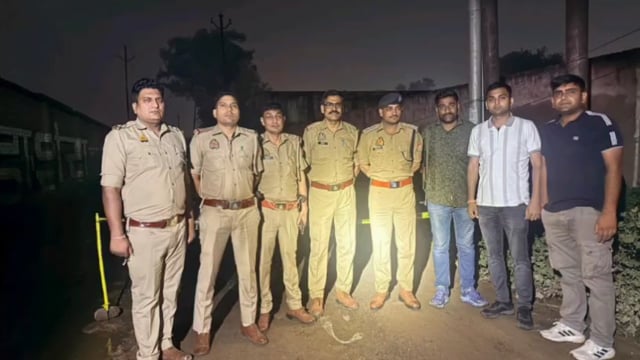 मथुरा में आधी रात को मुठभेड़! पुलिस की गोली से बदमाश घायल, दो गिरफ्तार
मथुरा में जमीन के विवाद