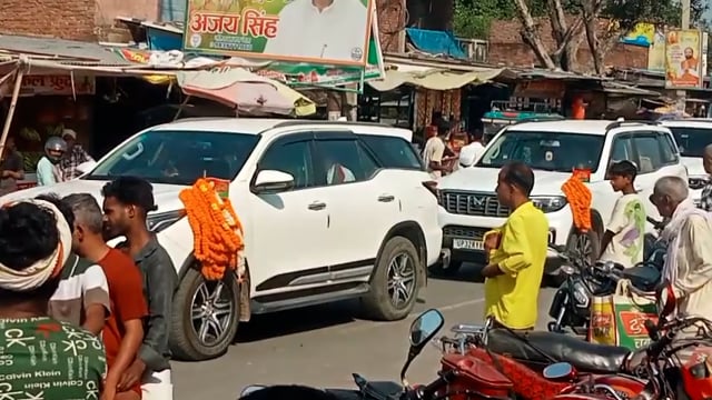 सहतवार कस्बे में शिक्षक स्तनाक MLC प्रत्याशी आशुतोष सिन्हा को समर्थकों ने किया भव्य स्वागत