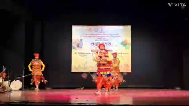 पर्यटन व सांस्कृतिक कार्य विभाग महाराष्ट्र राज्य यांच्या सहकार्याने दसरा महोत्सव मध्ये सिक्कीम राज्याचे छौव नृत्य सादर केले.