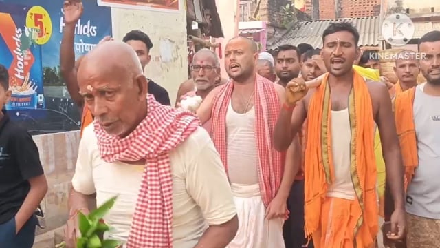 मंदिर में स्थापित हुई मां दुर्गा की प्रतिमा, देर रात्रि प्राण प्रतिष्ठा। महा अष्टमी को डलिया चढ़ाने की सभी तैयारी पूर्ण