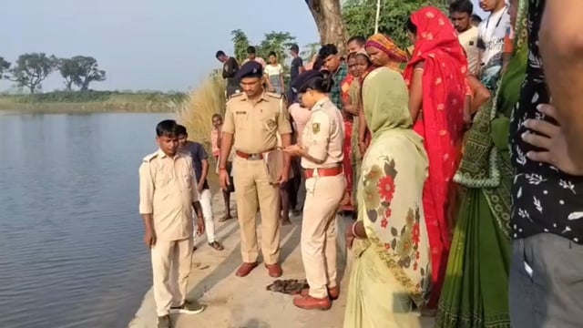 अमरपुर के राय पोखर में 21 वर्षीय विवाहिता का शव मिलने से फैली सनसनी।