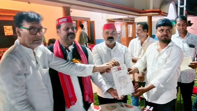 सपा ने बनाया शुभम चौहान को व्यापार प्रकोष्ठ का जिला उपाध्यक्ष, हर्ष 