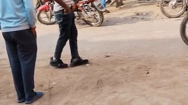खंडासा में मनबढ़ कोटेदार व उनके पुत्रों ने मंदबुद्धि युवक को पीटा, पिता की शिकायत पर केस दर्ज