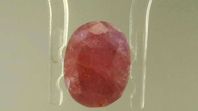 Mozambique Ruby 4.94 Carats — video