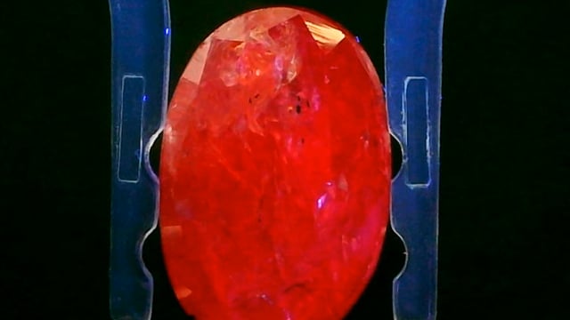 Mozambique Manik 5.47 Carat — video