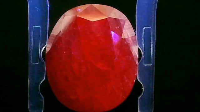 Mozambique Manik 6.59 Carat — video