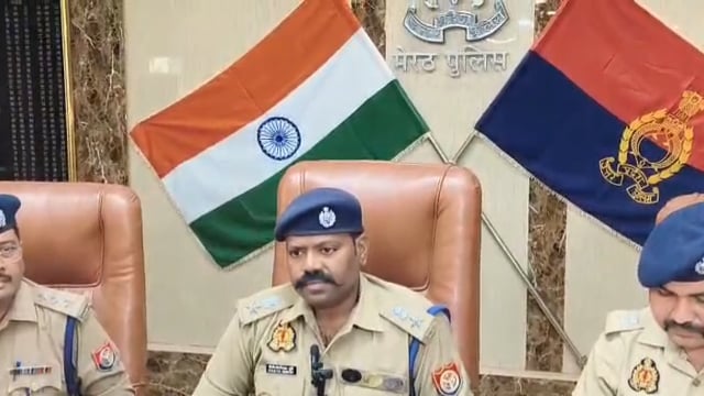 मेरठ विजयदशमी पर्व के दृष्टिगत जनपद में सुरक्षा एवं कानून-व्यवस्था की तैयारियों, पुलिस बल की तैनाती, सतत निगरानी के संबंध में श्रीमान वरिष्ठ पुलिस अधीक्षक, मेरठ महोदय की  बाइट।