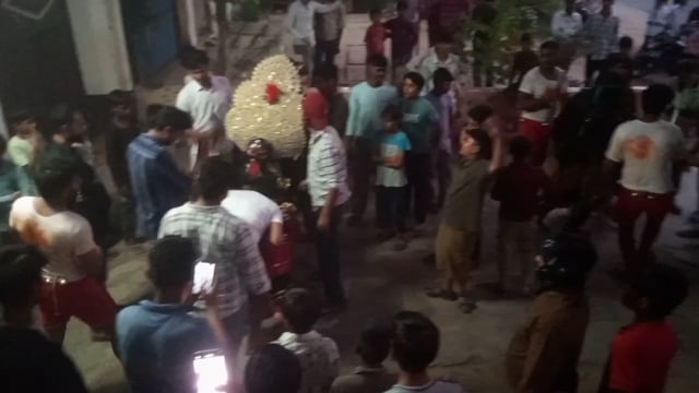 माट में नवदुर्गा समापन पर निकली मां काली की भव्य शोभायात्रा, तलवारबाजी और चौक देखकर दर्शक हुए रोमांचित