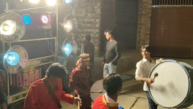 कस्बा बहसूमा में 52 वी भव्य मां दुर्गा शोभायात्रा नगर के मुख्य मार्ग से होती हुई