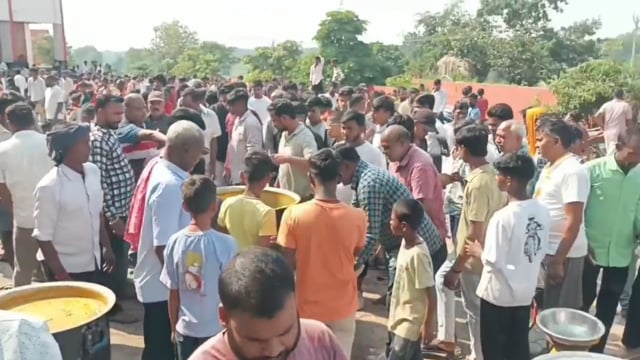 सुईया में नम आंखों से मां दुर्गा को विदाई, घुड़सवार डांस रहा आकर्षण का केंद्र,sp के निर्देश पर प्रशासन रहा मुस्तैद 