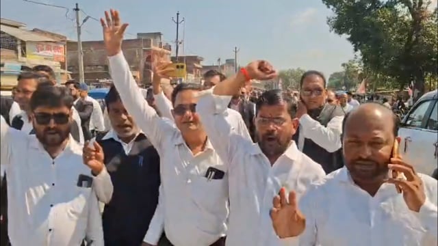 बलरामपुर | नहीं थमा अधिवक्ताओं का आंदोलन, काले कानून के विरोध में आगे भी रहेगा जारी