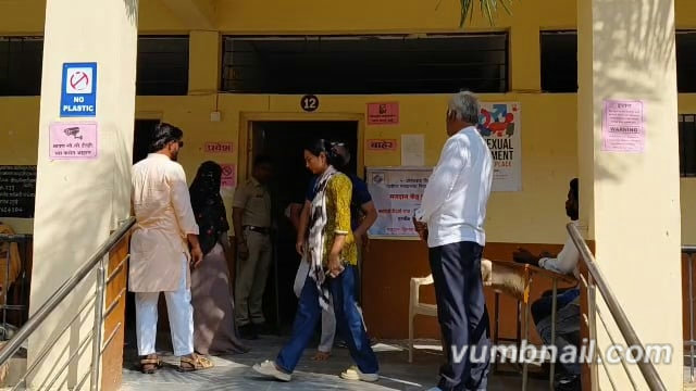 छत्रपती शिवाजी महाराज महाविद्यालयात  शांततेत मतदान सुरू