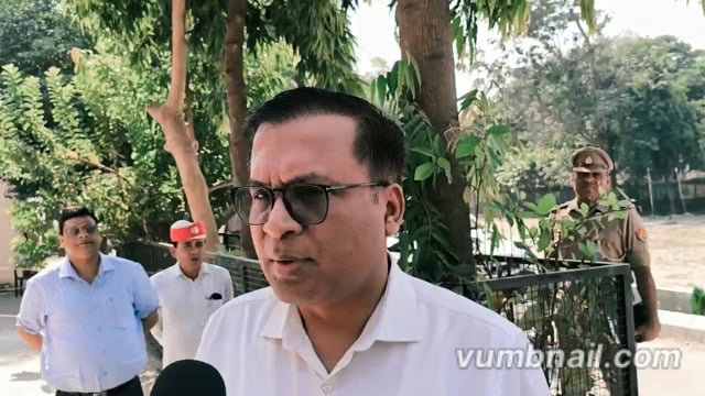 जिलाधिकारी ने मतदान केंद्रों का निरीक्षण कर व्यवस्थाओं का लिया जायजा