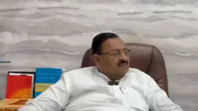 तुम्ही येवलालाव..म्हंतर अधिकारी पळून चालेत..सहकार मंत्री बाबासाहेब पाटील यांचा रोख कोणाकडे?