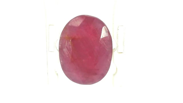 African Ruby 3.67 Carats — video