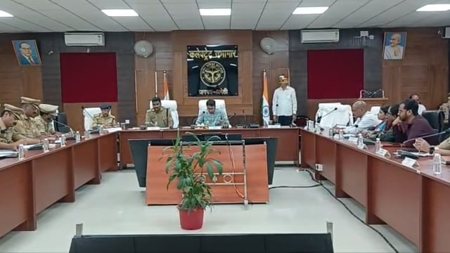 डीएम ने नवाचार विधिसे शिक्षण पर दिया बल