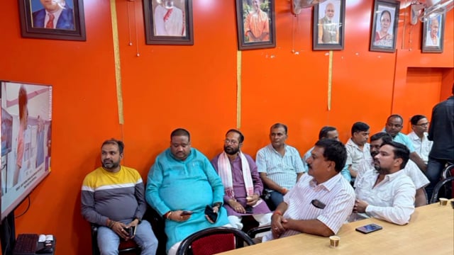 बलरामपुर बूथ संख्या 131 पर सुनी गई ‘मन की बात’,राष्ट्र निर्माण में सहभागिता का लिया संकल्प