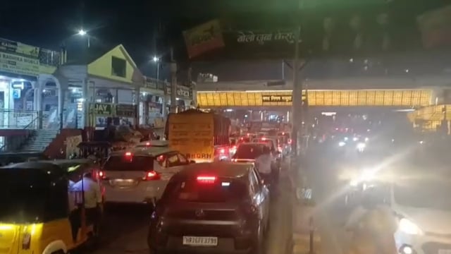 मथुरा श्री कृष्ण की नगरी मैं जाम के हालात लाइव न्यूज 