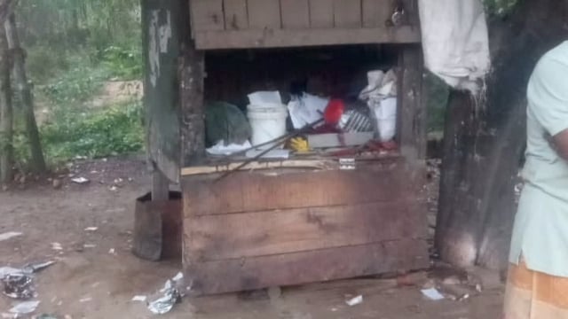 लखपेड़ा बाजार में पान की गुमटी का ताला तोड़कर चोरी हजारों का माल ले उड़े चोर#latest_news 