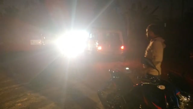 सड़क हादसे में बाइक चालक की मौत, एक महिला गंभीर रूप से बेतिया रेफर।