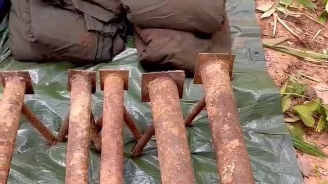 गडचिरोलीत माओवाद्यांचे शस्त्रसाठे जप्त ;पाच अग्नीशस्त्रांसह स्फोटक साहित्य हस्तगत 
