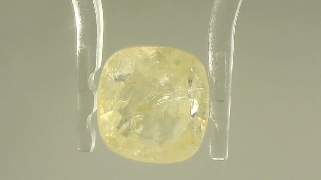 Srilankan Yellow Sapphire 4.39 Carats — video
