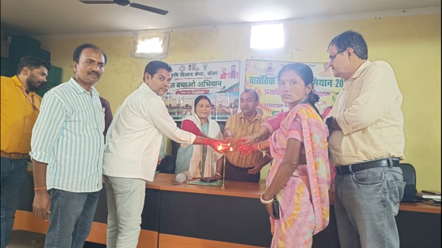 रवि महा अभियान सह उपादान वितरण कार्यक्रम का दीप प्रज्वलित कर किया गया शुभारंभ