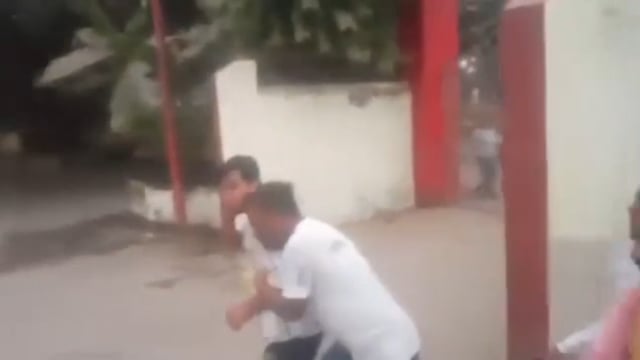 करवाचौथ का व्रत रखने मायके जाने की बात कहकर निकली पत्नी, OCF मंदिर में प्रेमी संग शादी करते पकड़ी गई